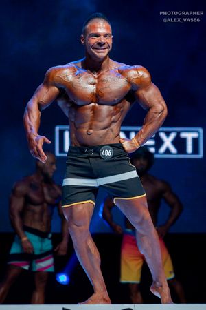 MEN'S PHYSIQUE 174